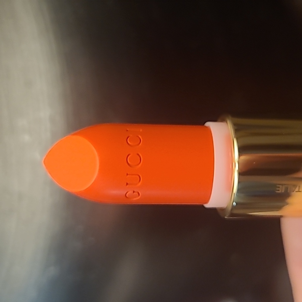 Gucci lipstick tester satin Mae coral 301